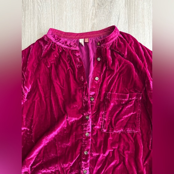 Anthropologie The Hadley Relaxed Buttondown Shirt by Pilcro Magenta Velvet - MP - Picture 4 of 8